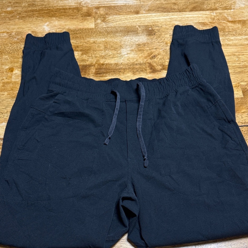 lululemon black joggers size M